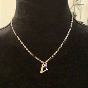 NWT Dainty Silver Letter V Initial Necklace